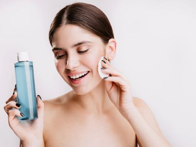 Beli Skincare Baru Takut Jerawatan? Simak Tips Ini Biar Gak Sia-sia