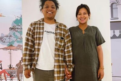 Ibu Indah Permatasari Ngomel Bahas Restu: Arie Kriting Suka Adu Domba dan Hina Ustaz