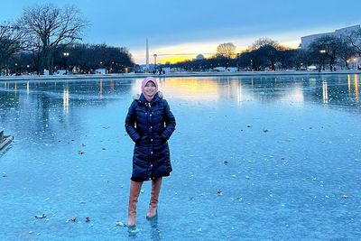 Cuaca Ekstrem Amerika: Kolam Air di Depan Gedung US Capitol Beku, Videonya Viral di Medsos