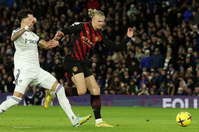 Hasil Liga Inggris Semalam: Man City Curi 3 Poin dari Markas Leeds, Haaland Cetak Brace