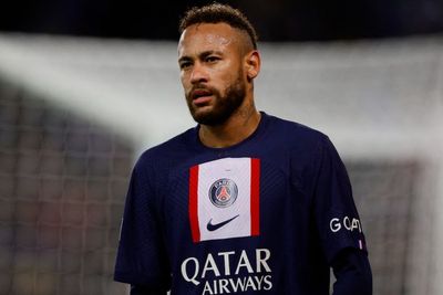 Duh! Begini Aksi Diving Neymar yang Berujung Kartu Merah