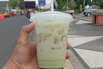 Unik Banget! Cuma di Blora Ada Es Daun Jati, Segelas Rp4 Ribu Tapi Kaya Manfaat
