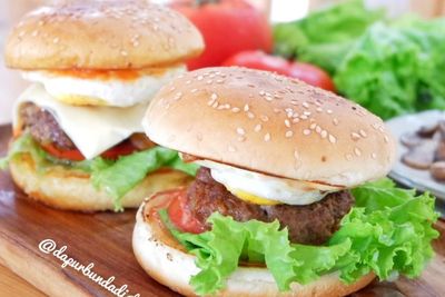 Resep Beef Burger Homemade: Dagingnya Lebih Banyak, Camilan untuk Momen Liburan