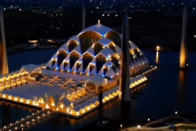 Diresmikan Hari Ini, Begini Megahnya Masjid Raya Al Jabbar Bandung