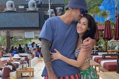 Mieke Amalia Pamer Potret Seksi Pakai Bikini, Lengket Sama Tora Sudiro