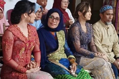 Indah Permatasari Tampak Canggung Ketemu Ibu, Kayak Iri Lihat Adik Direstui