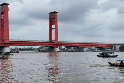 Terpanjang di Sumatera, Sungai Musi Spot Terbaik untuk Melihat Kemegahan Jembatan Ampera