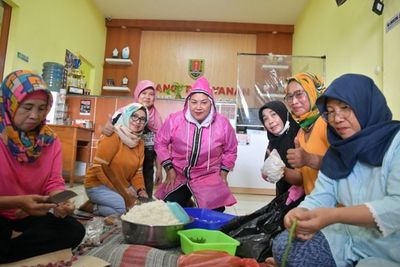 Bantu Warga Terdampak Banjir, Pemkot Semarang Dirikan Dapur Umum