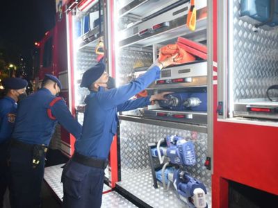 Keren! Pemkot Surabaya Miliki Mobil Pemadam yang Mampu Angkat Bebas Seberat 14 Ton