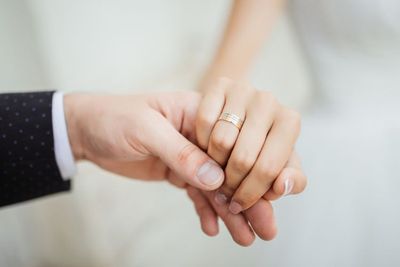 Perppu Cipta Kerja: Karyawan Nikah Sama Rekan Sekantor Gak Boleh Dipecat!