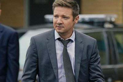 Jeremy Renner Alami Kecelakaan, Kondisi Kritis Tak Sadarkan Diri
