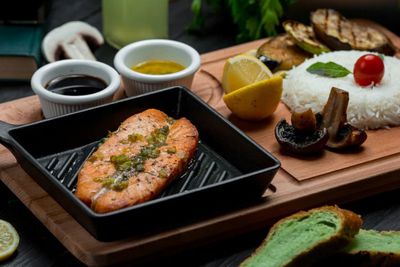 Resep Honey Garlic Salmon, Santapan Bernutrisi bagi Tubuh!