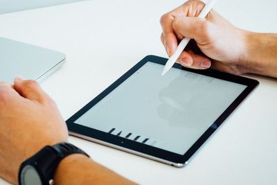 Apple Pencil Dapat Paten Baru, Bisa Copy Tekstur dan Warna di Dunia Nyata