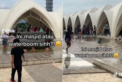 Baru Diresmikan, Masjid Al Jabbar Malah Dijadikan Waterboom Dadakan Oleh Bocil