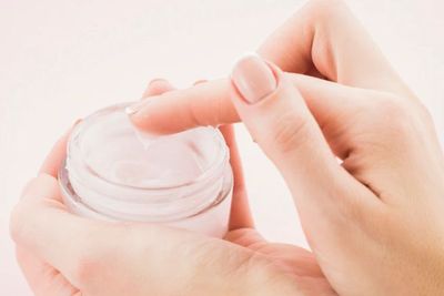 Survei: Pelembab Jadi Skincare Paling Dicari Wanita Indonesia
