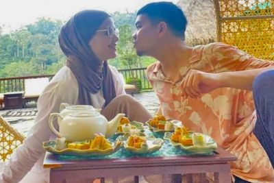Dihujat karena Galang Dana, Istri Indra Bekti Jual Perhiasan dan Tas Branded dari Suami