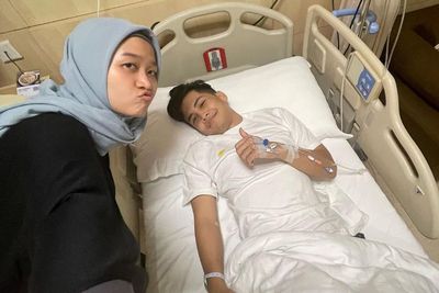 Bintang Emon dan Istri Dirawat di Rumah Sakit: Tadinya Nemenin Malah Jadi Ikut Terdampar