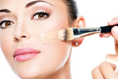 Biar Enggak Salah! Ini Tips Memilih Concealer yang Sesuai Jenis Kulit Wajah