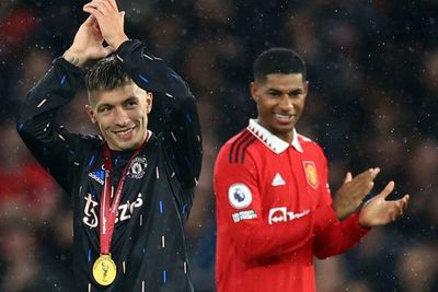 Berkalung Medali Piala Dunia, Lisandro Martinez Dapat Sambutan Luar Biasa di Old Trafford