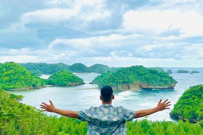 Pantai Teluk Asmara, Raja Ampat-nya Jawa Timur Punya Pemandangan Memukau Banget!