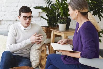 Pengin Coba Hipnoterapi? Dokter Sarankan Konsultasi ke Psikolog Dulu