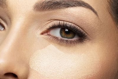 Makeup dengan Kandungan Skincare Akan Tren di Tahun 2023, Benarkah?