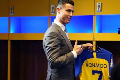 Megah! Detik-detik Cristiano Ronaldo Diperkenalkan sebagai Pemain Al Nassr