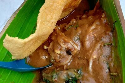Fakta Pecel Semanggi, Kuliner Ikonik Surabaya yang Diakui Negara Tapi Terancam Hilang