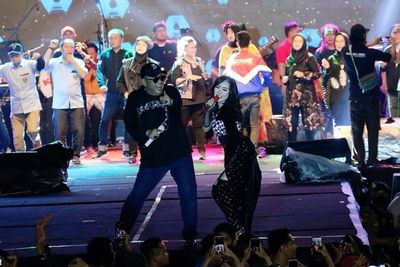 Viral Dirangkul Wali Kota Tegal saat Joget, Uci Sucita: Gak Masalah!