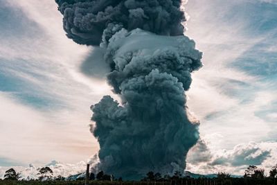 40 Orang Pendaki Terjebak Saat Gunung Merapi Erupsi Sumbar, Mereka Lagi Berkemah