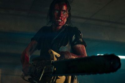 Film Evil Dead Rise Gunakan 6.500 Liter Darah, Sutradara: Ini Sangat Menyenangkan!