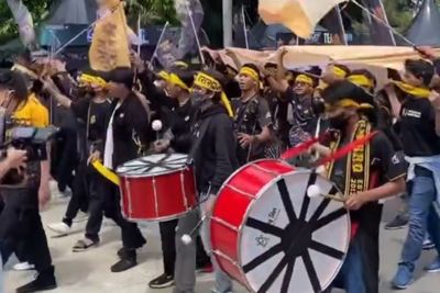 RRQ Hoshi Pede Rebut Gelar Juara M4, Simak Hebohnya Dukungan Ultras Kingdom