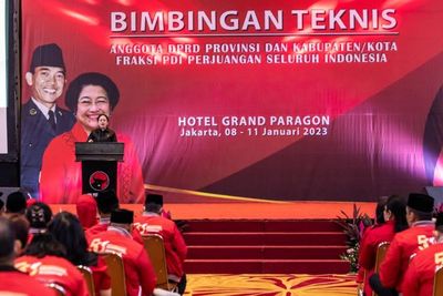 Targetkan Menang Hattrcik di Pemilu 2024, Puan: Kader Partai Harus Turun ke Masyarakat!