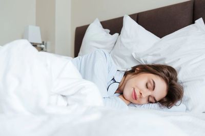 Berapa Lama Sih Waktu Tidur Siang yang Ideal? Yuk Kepoin Disini!