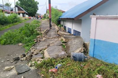 Imbas Gempa M 7,5 Guncang Maluku, 1 Warga Luka dan 2 Bangunan Sekolah Rusak