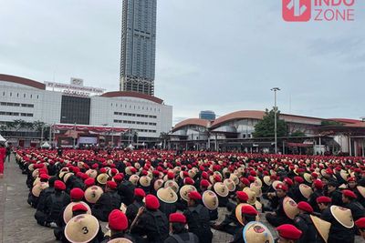 Jelang HUT Ke-50 PDIP, Satgas Cakra Buana Nyanyikan Yel-yel Penyemangat