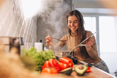 Mencicipi Makanan saat Puasa, Apa Hukumnya? Simak Ini!
