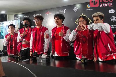 Falcon Esports Gasak S11 Gaming 2-0, Pose Foto Justin dan Zippx Jadi Sorotan!
