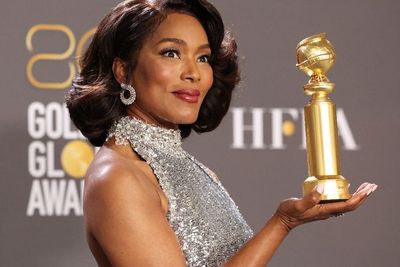 Angela Bassett Wakanda Forever Raih Golden Globe, Aktor Marvel Pertama yang Menang Award