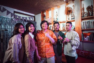 Ravi Andika Hadirkan Dustin Tiffani dan Sintya Marisca di Video Klip Tuan Muda Jenaka