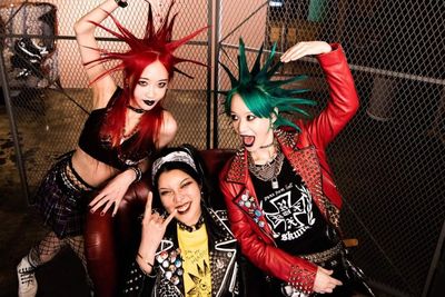 Band Punk Korea Rumkicks Dilempar Gelas Plastik saat Mentas di Purwokerto, Netizen: Norak!