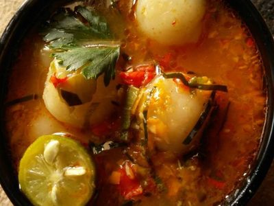 Resep Bakso Aci Tom Yum ala Devina Hermawan, Kuahnya Segar Mantap!