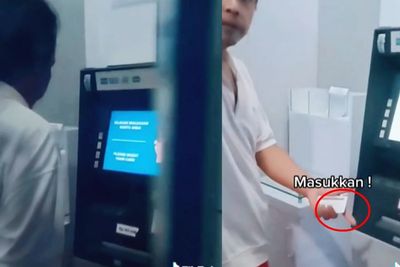 Ampun Deh! Pria Ini Mau Ambil Uang di ATM tapi Gak Masukin Kartu, Bikin Orang Lain Emosi