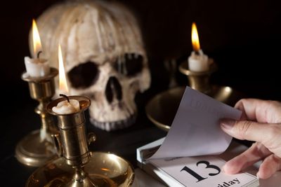 Mitos Jumat Tanggal 13, Konon Hari Terkutuk yang Mengundang Kesialan