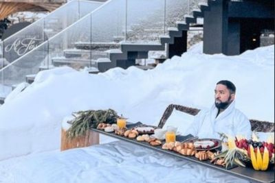 Keren! Hotel di Pegunungan Alpen Ini Punya Konsep Unik Sarapan di Tengah-tengah Salju
