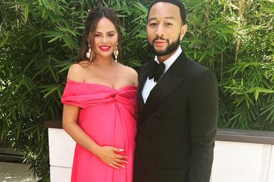 Congrats! John Legend dan Chrissy Teigen Dikaruniai Anak Ketiga
