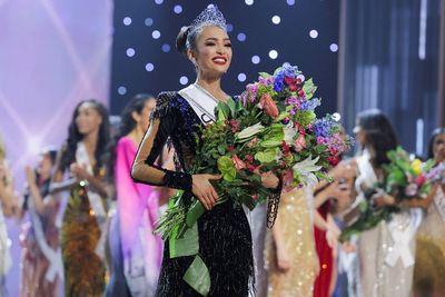 FOTO: Pesona R Bonney Gabriel Miss Universe 2022, Ratu Kecantikan Dunia Baru dari Amerika