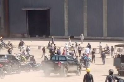 Video Detik-detik Menegangkan Bentrok Ratusan Pekerja PT GNI, Tewaskan 1 TKA dan 2 TKI