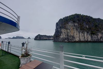 Ha Long Bay, Sisi Eksotis Vietnam yang Mampu Menyedot Turis