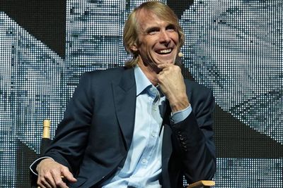 Michael Bay Dituduh Bunuh Merpati saat Syuting Film di Italia, Bela Diri dengan Bukti
